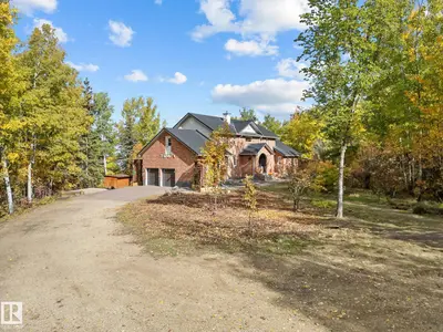 Interior photo 1 of 53221 RGE ROAD 263
