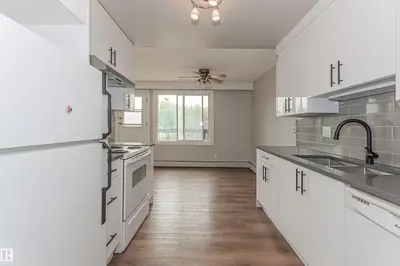Interior photo 2 of 