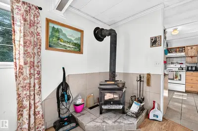 Interior photo 2 of 57306 Old Barrhead HI