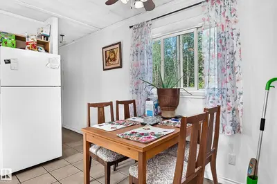 Interior photo 3 of 57306 Old Barrhead HI