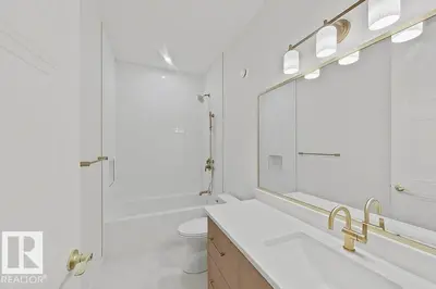 Interior photo 3 of 9910 93