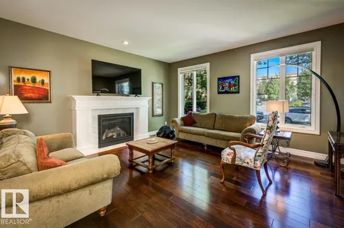 8935 84 AV NW, Edmonton - $800,000