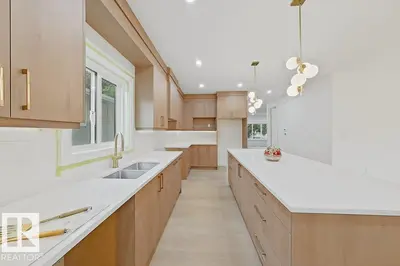 Interior photo 3 of 9216 91 ST NW