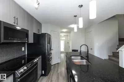 Interior photo 3 of 1640 CHAPMAN WY SW