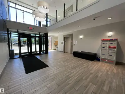 Interior photo 1 of #209 1004 ROSENTHAL BV NW