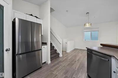 Interior photo 4 of 