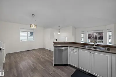 Interior photo 3 of 