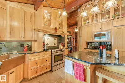Interior photo 4 of #290 22560 WYE RD