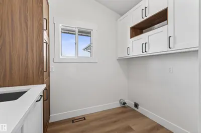 Interior photo 4 of 61426 Rge Rd 455