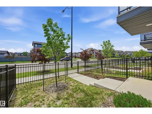 #4 11910 35 AV SW, Edmonton - $369,800