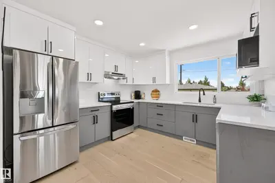 Interior photo 4 of 6011 93A AV NW