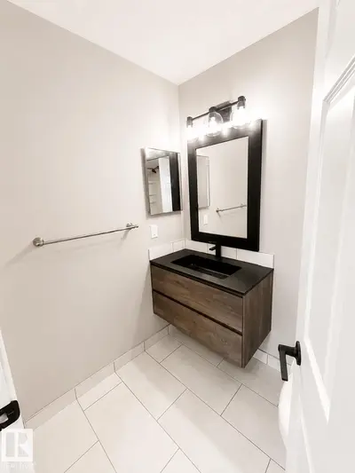 Interior photo 4 of 17447 98A AV NW
