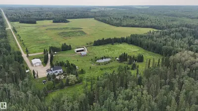 Interior photo 3 of 80031 TWP RD 471