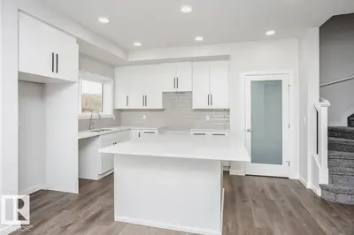 Interior photo 3 of 2815 62 ST SW