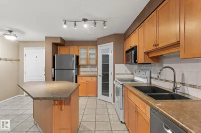 Interior photo 2 of #203 8909 100 ST NW