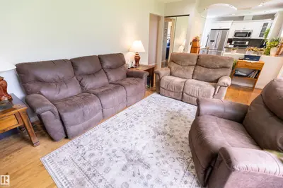 Interior photo 4 of 191062 HWY 16