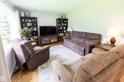 Interior photo 2 of 191062 HWY 16