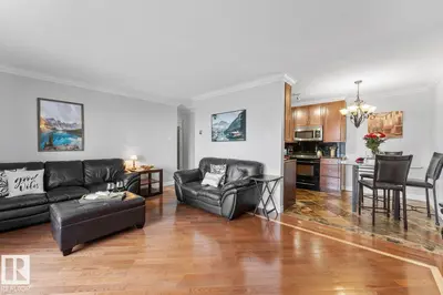 Interior photo 2 of #307 911 10 ST