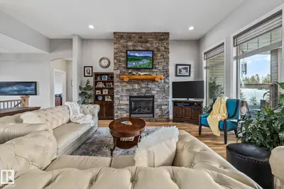 Interior photo 4 of 1307 TWP ROAD 533
