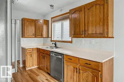 Interior photo 4 of 