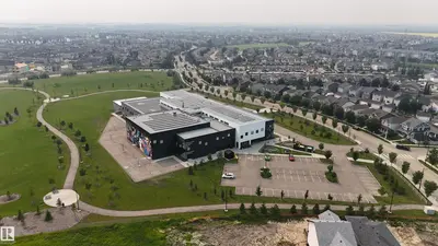 Interior photo 1 of 362 CHAPPELLE DR SW