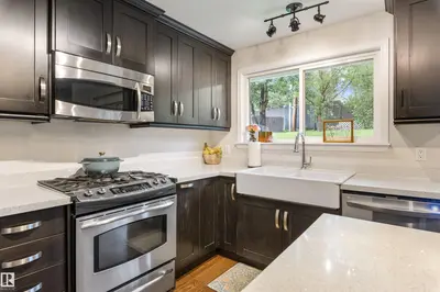 Interior photo 2 of 23 GLENHAVEN CR
