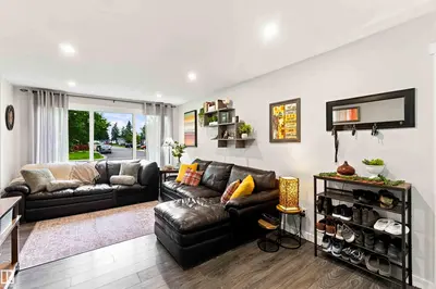 Interior photo 1 of 5103 57 AV