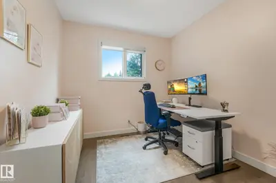 Interior photo 2 of 2722 KIRKLAND WY SW