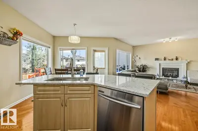 Interior photo 2 of 306 HILLIARD CL NW