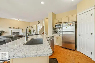 Interior photo 3 of 306 HILLIARD CL NW