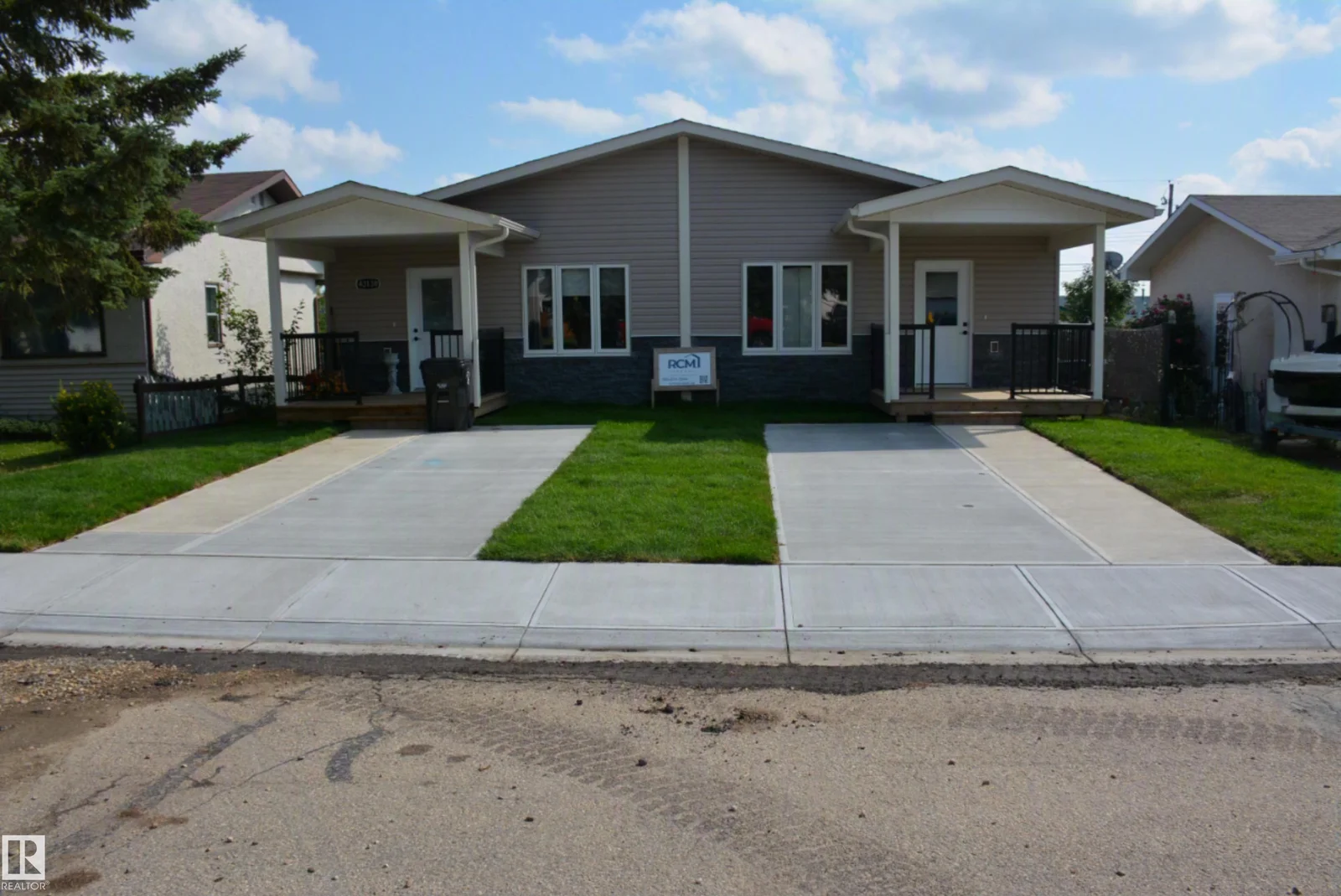 4313 54 AV, Barrhead - 2 bedroom Duplex for sale