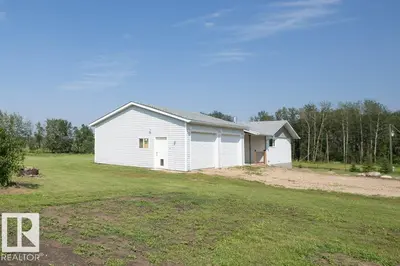 Interior photo 4 of 58514 Rg Rd 243