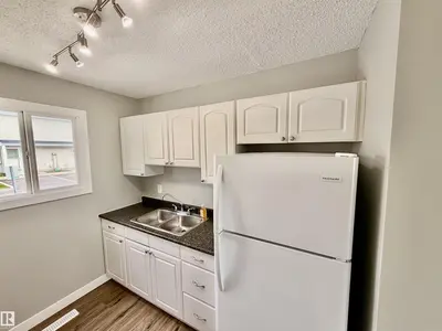 Interior photo 2 of 11430 139 AV NW