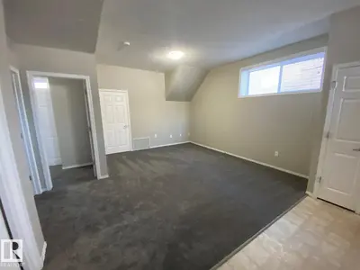 Interior photo 4 of 122 142 Selkirk PL