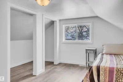 Interior photo 2 of 5107 52 Ave