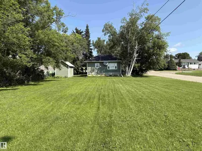 Interior photo 3 of 4901 53 AV