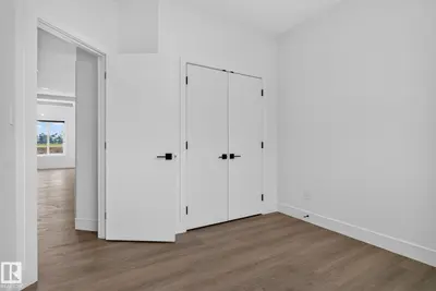 Interior photo 4 of 452 Robinson Blvd NE