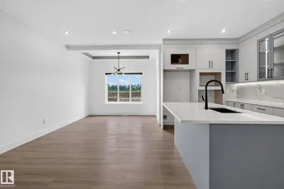 Interior photo 3 of 452 Robinson Blvd NE