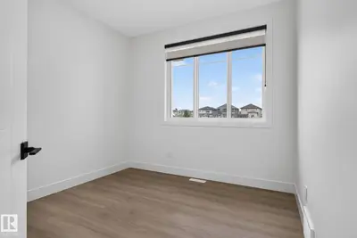 Interior photo 2 of 452 Robinson Blvd NE