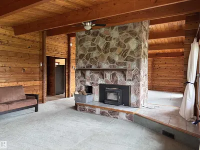 Interior photo 4 of 621088 RGE RD 53 NE
