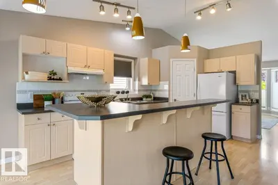 Interior photo 2 of 3 HOLLY PL
