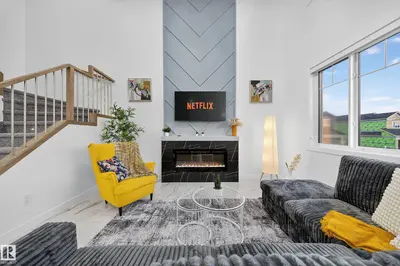 Interior photo 1 of 3605 41 AV