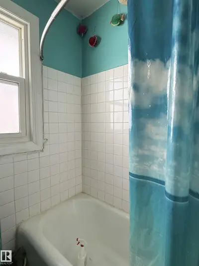 Interior photo 4 of 9413 101 ST NW