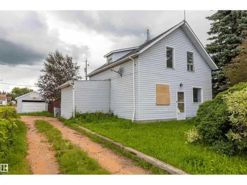 5016 49 ST, Legal - $199,000