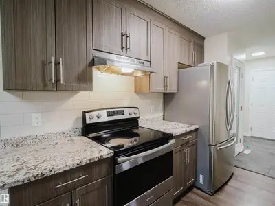 Interior photo 4 of 5407 14 AV SW