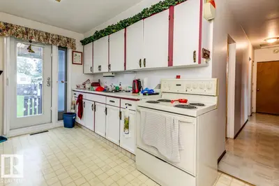 Interior photo 4 of 13517 136 ST NW