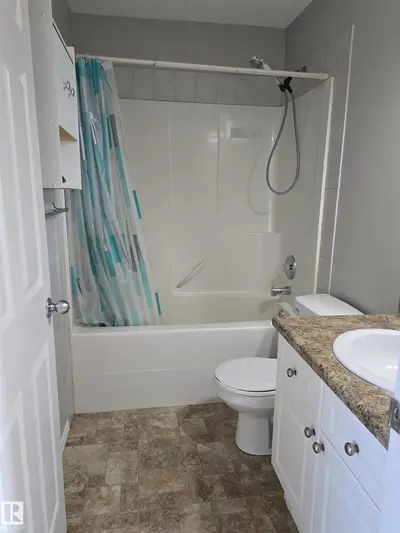 Interior photo 3 of 4120 47 ST