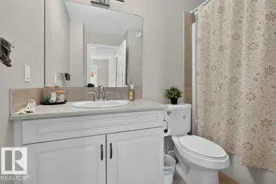 Interior photo 4 of 692 SECORD BV NW