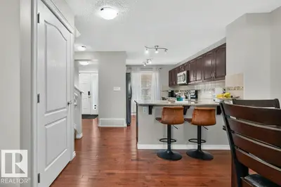 Interior photo 2 of 692 SECORD BV NW
