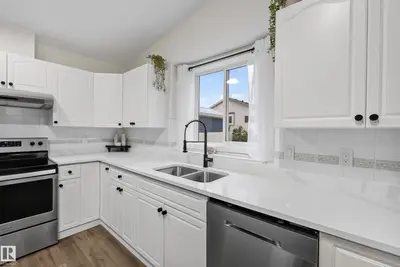 Interior photo 2 of 6741 162A AV NW